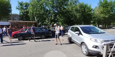В Туле пьяный водитель собрал "автопаровозик"