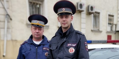 Сотрудники ДПС спасли 13-летнюю девочку