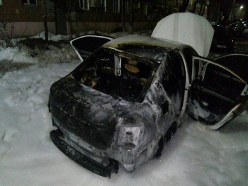 В Туле сгорели три автомобиля