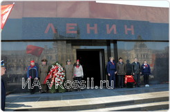 У Мавзолея