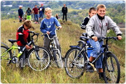 Детская команда велосипедистов