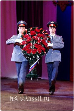 Возложение цветов к мемориалу погибших сотрудников органов внутренних дел