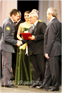 Лучшие из лучших представителей службы МВД Липецка получили в этот торжественный день почетные награды
