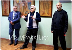 Открытие выставки: (слева направо) Игорь Батищев, Борис Инкелес и Вячеслав Канищев