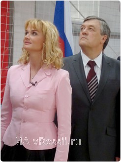 На торжественном открытии соревнований присутствовала Светлана Хоркина и мэр Белгорода Сергей Боженов