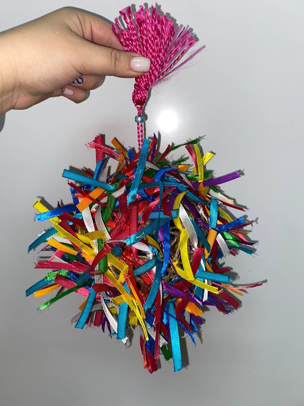 Разноцветный новогодний шар