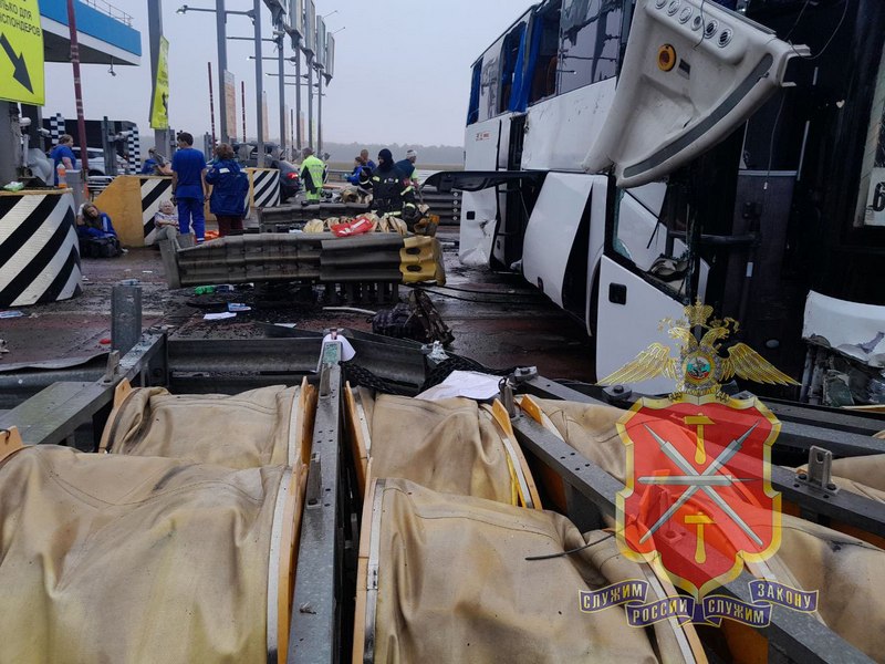 В ДТП с автобусом в Тульской области пострадали более 30 человек