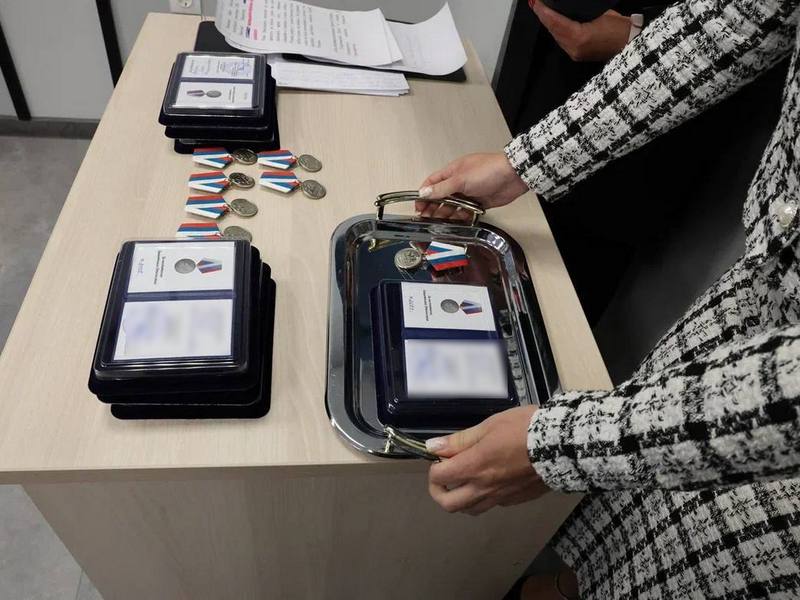 В Туле вручили медали «Отец солдата»