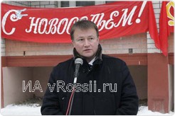 Вячеслав Дудка поздравляет суворовцев с новосельем