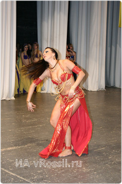 Девушки соревновались не только в умении в танце рассказывать свою историю, раскрывать чувства, но и в красоте костюма. Сегодня их стоимость достигает 80 тысяч рублей. 