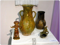 На выставке представлено более 200 изделий гончарного искусства