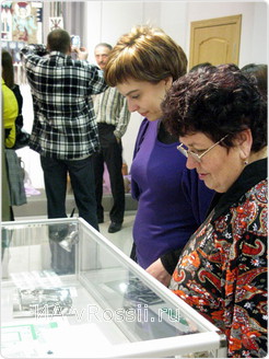 Для украшения рисунком часто использовали различного диаметра палочки и даже зубы бобра