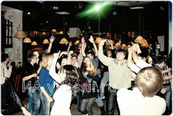 С четверга по воскресенье проходят дискотеки с подбором последних новинок зарубежной и отечественной эстрады