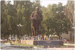 Фонтан у памятника Л.Н. Толстому
