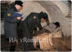 В подвале обнаружены трое подростков
