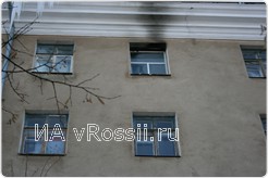Следы пожара на пятом этаже общежития видны до сих пор.