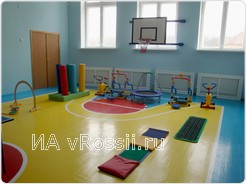 Полностью оборудованный современный спортзал 