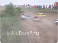 Гонки не обошлись  без столкновений на трассе.