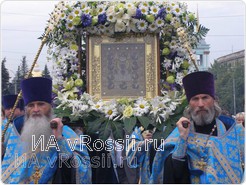 Крестный ход с иконой 