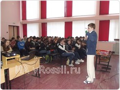 На открытом уроке в школе